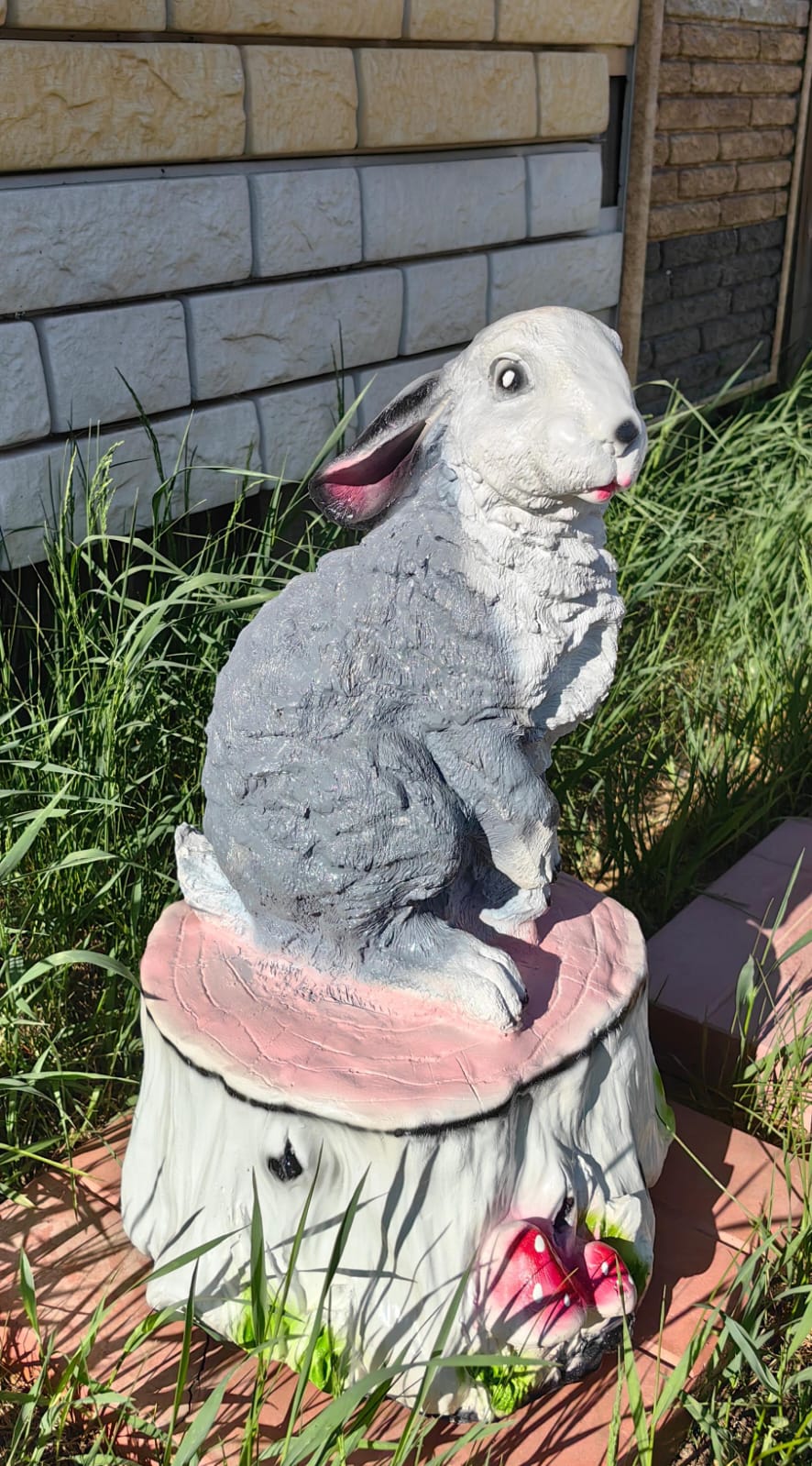 Фигура сад.Заяц на пне №1 55*30см 05815